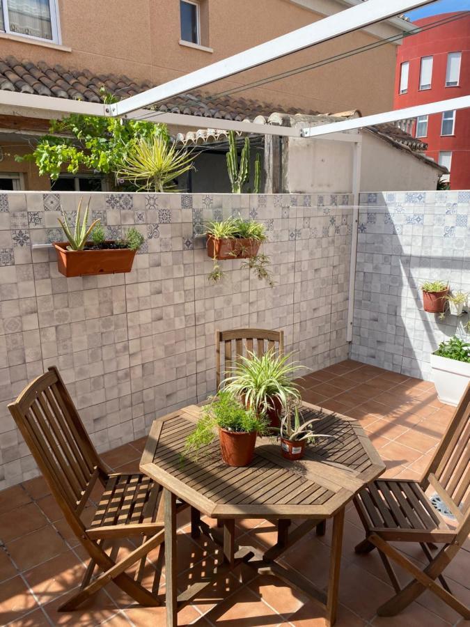 Comfortable Guest Room With Balcony Beniarjo Exterior foto